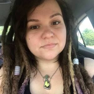 Meet your Posher, Selena